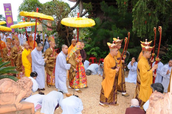 Đại Giới Đàn Cam Lộ: Lễ đăng đàn Truyền Giới Thập Thiện và Bồ Tát tại gia