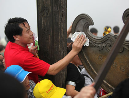 Non thiêng Yên Tử khai hội