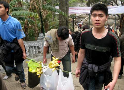 Nô nức hành hương Yên Tử đầu năm