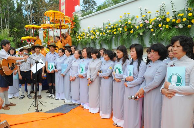 Hơn 10.000 ngàn Phật tử tham dự lễ Sái Tịnh Khai quang tượng Phật A-Di-Đà lớn nhất Việt Nam