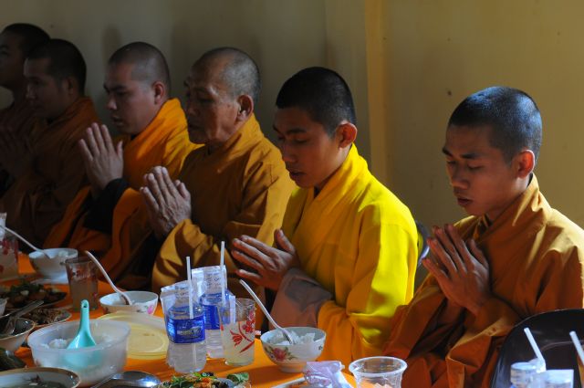 Hơn 10.000 ngàn Phật tử tham dự lễ Sái Tịnh Khai quang tượng Phật A-Di-Đà lớn nhất Việt Nam