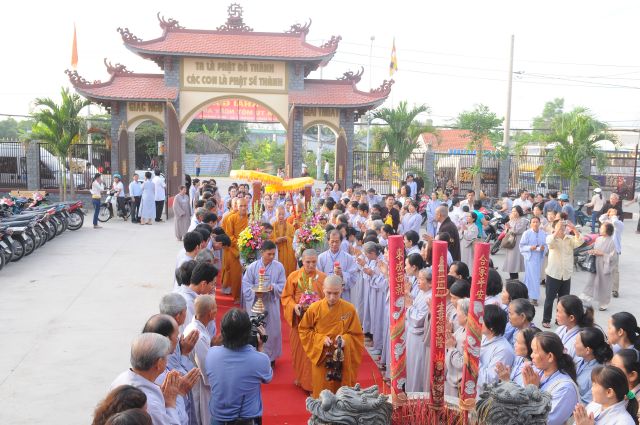 TP. HCM : Hơn 1500 Phật tử tham dự khóa tu tại Tu viện Tường Vân - huyện Bình Chánh