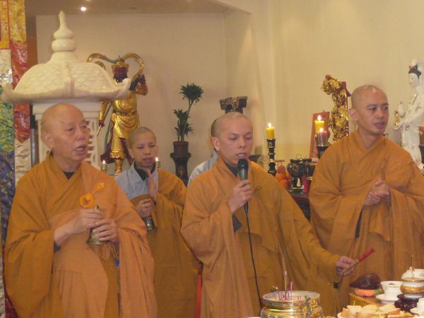 Chùa Phật Huệ - Một ngày dành trái tim mình cho người dân Nhật