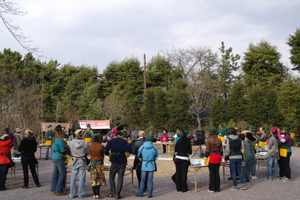 Hoằng Pháp Tự (Hongbeopsa) tổ chức văn hóa Kim Chi cho khách Quốc Tế