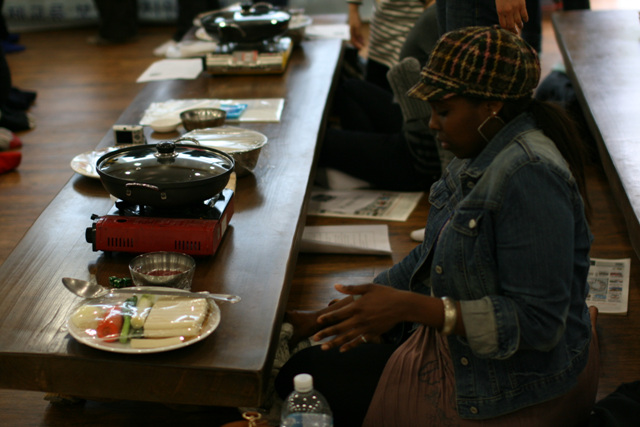 Văn hóa PG Korea tuần này cho khách Quốc tế làm Cơm Rong biển (Kimbap)