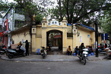 Chùa trong phố cổ