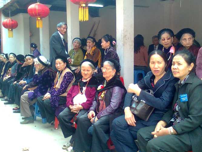 Tấp nập lên chùa cúng rằm tháng Giêng