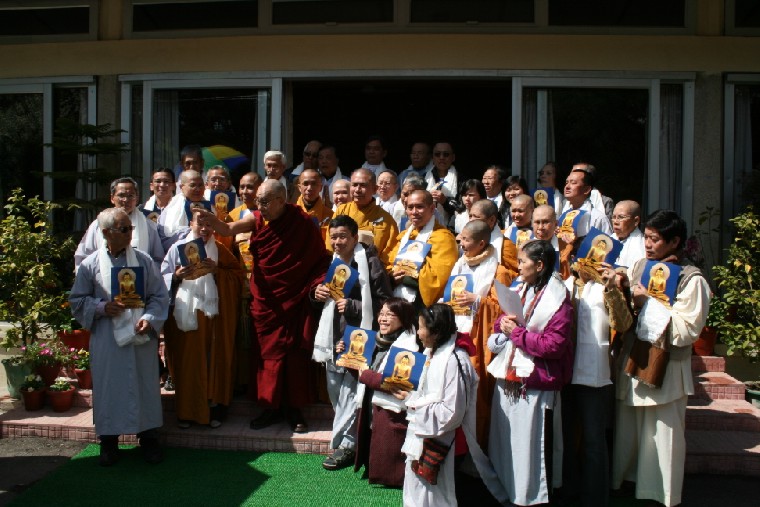 Bài pháp tuyệt vời của Đức Đạt Lai Lạt Ma dành cho Phật tử Việt Nam trên đỉnh Dharamsala