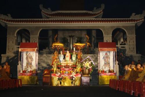 5000 ngọn nến ân tình