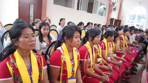 Hội thảo với những bài tham luận