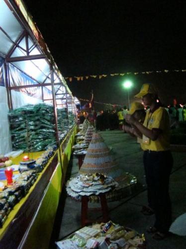 5000 ngọn nến ân tình