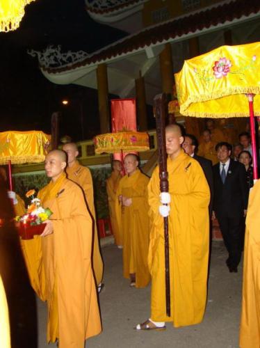 5000 ngọn nến ân tình