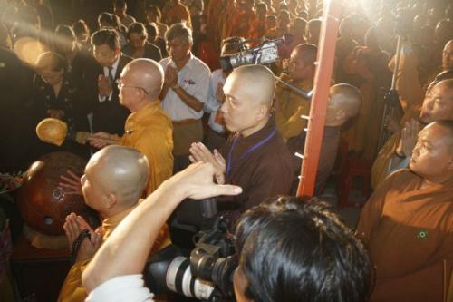 5000 ngọn nến ân tình