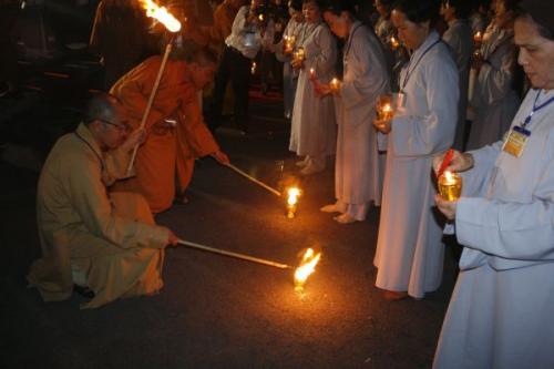 5000 ngọn nến ân tình
