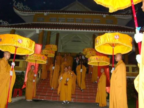 5000 ngọn nến ân tình