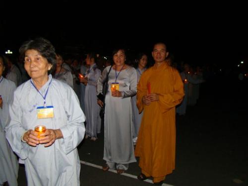 5000 ngọn nến ân tình