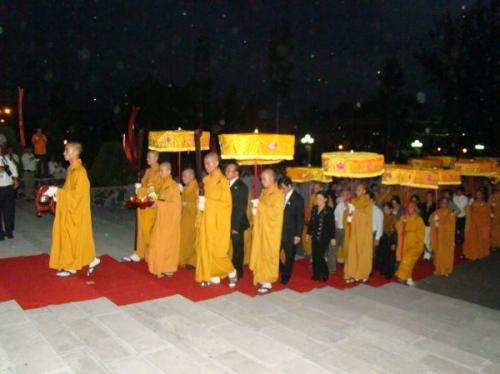 5000 ngọn nến ân tình