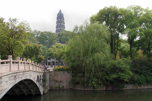 Tòa tháp Huqiu – Trung Quốc