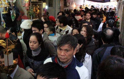 Nô nức đi lễ chùa đầu năm