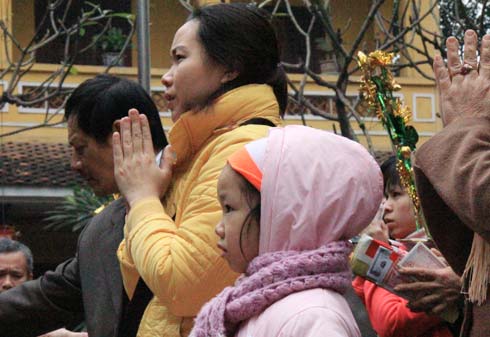 Nô nức đi lễ chùa đầu năm