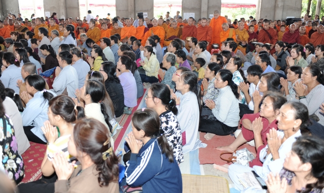 Công bố kỷ lục: Tượng đức Phật Thích Ca trong chánh điện lớn nhất Việt Nam