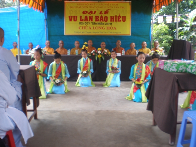 Đại lễ Vu Lan Báo Hiếu 2011 chùa Long Hòa - Tân Trụ