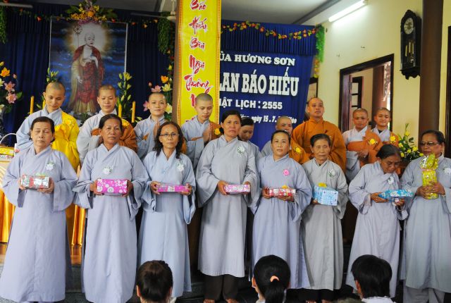 Chùm ảnh : Hơn 1000 Phật tử dự Đại lễ Vu Lan tại chùa Hương Sơn - Đà Nẵng