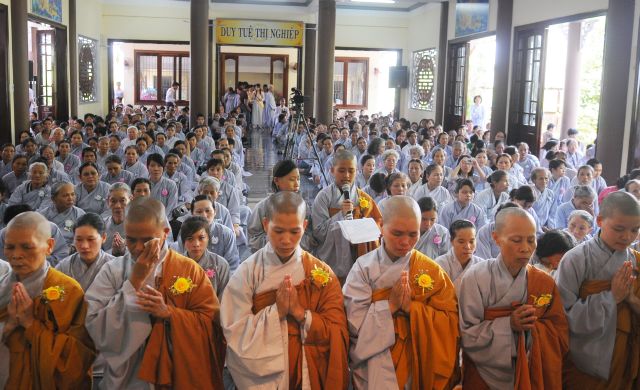 Chùm ảnh : Hơn 1000 Phật tử dự Đại lễ Vu Lan tại chùa Hương Sơn - Đà Nẵng
