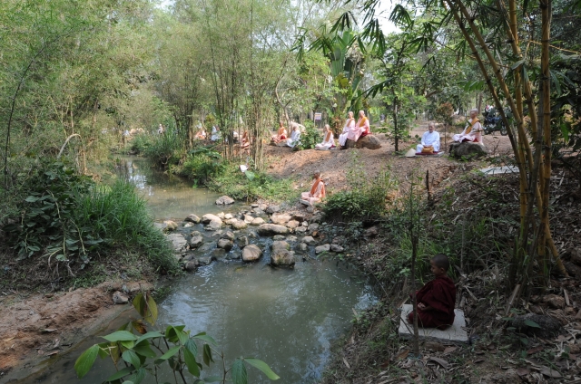 Phật giáo Nam Tông vào mùa an cư