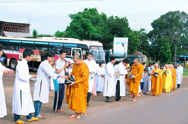 Tịnh xá Ngọc Chánh: Lễ dâng Y Bát mùa Vu Lan