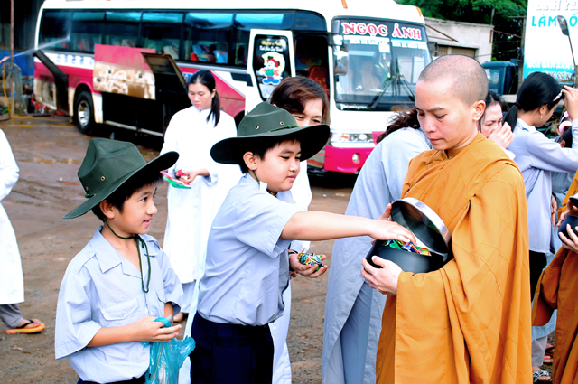 Tịnh xá Ngọc Chánh: Lễ dâng Y Bát mùa Vu Lan