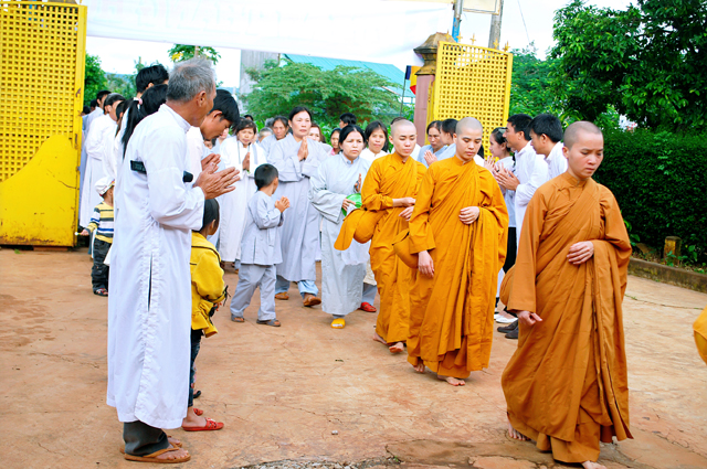 Tịnh xá Ngọc Chánh: Lễ dâng Y Bát mùa Vu Lan