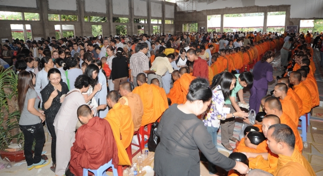 Công bố kỷ lục: Tượng đức Phật Thích Ca trong chánh điện lớn nhất Việt Nam