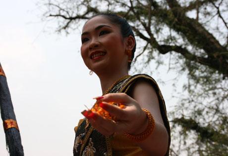 Lễ rước Phật ở thành Luang
