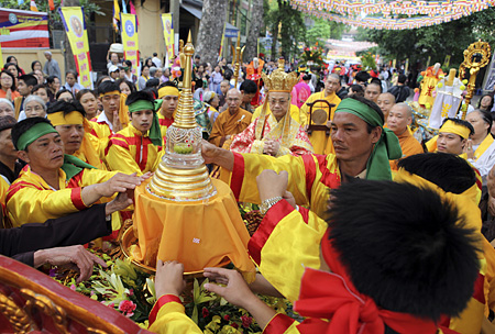 Tháng Tư - mùa Phật đản