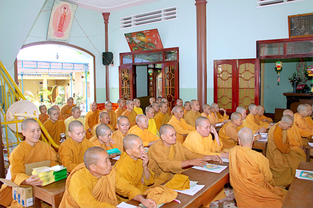 Tịnh Nghiệp Đạo Tràng An Cư Kiết Hạ Tịnh Xá Ngọc Trung Thị Xã An Khê cung nghinh Hòa Thượng Giác Toàn quang lâm Trường Hạ