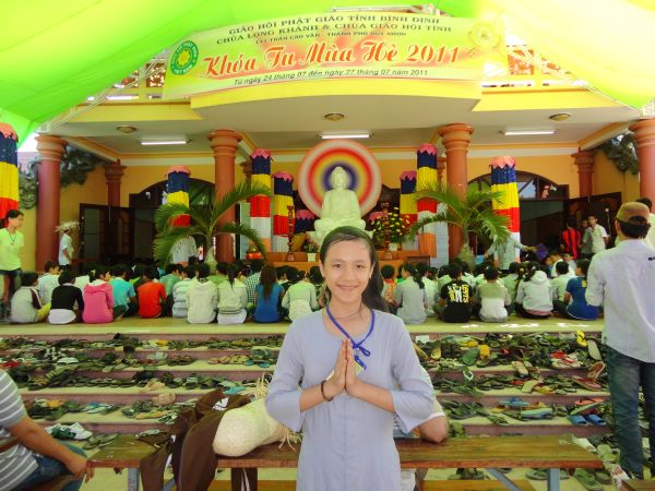 Khóa Tu Mùa Hè tại Bình Định Ngày Đầu Với Hội Cắm Hoa Dâng Phật