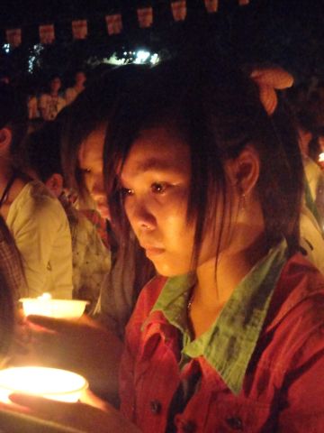 Hùng Tráng Đêm Thắp Nến Tri Ân Tại Khóa Tu Mùa Hè – Bình Định