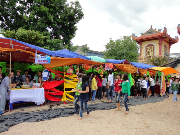 Háo Hức Ngày Hội Ẩm Thực Quê Em – Khóa Tu Mùa Hè Bình Định