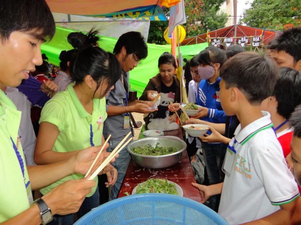 Háo Hức Ngày Hội Ẩm Thực Quê Em – Khóa Tu Mùa Hè Bình Định
