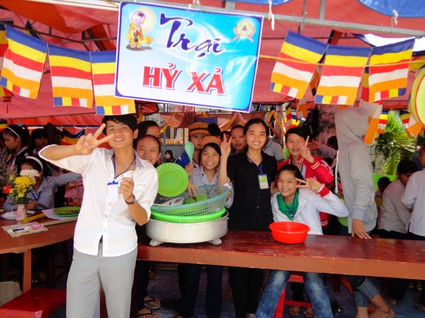 Háo Hức Ngày Hội Ẩm Thực Quê Em – Khóa Tu Mùa Hè Bình Định