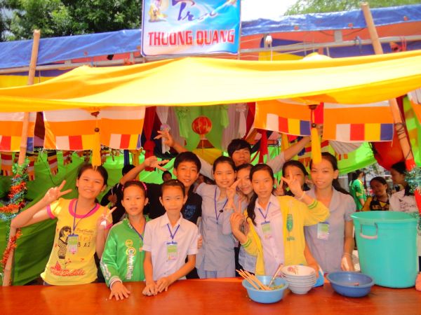 Háo Hức Ngày Hội Ẩm Thực Quê Em – Khóa Tu Mùa Hè Bình Định