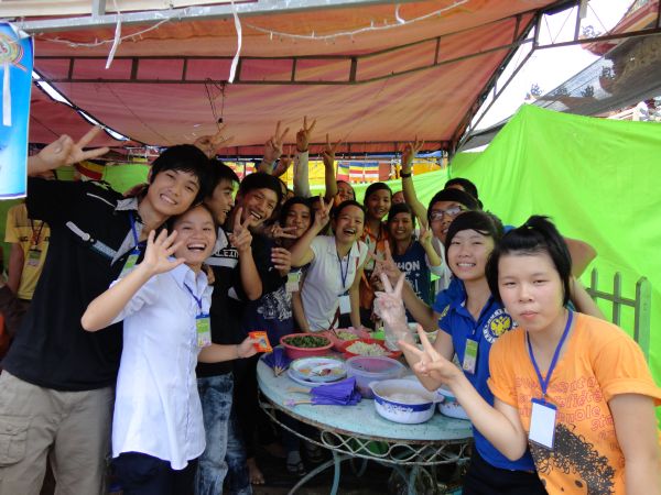 Háo Hức Ngày Hội Ẩm Thực Quê Em – Khóa Tu Mùa Hè Bình Định