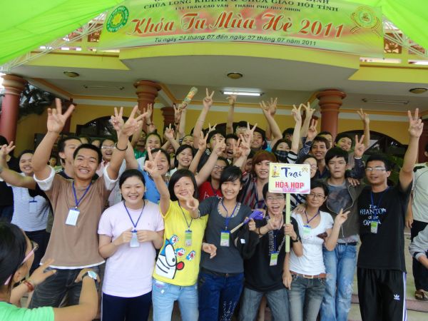 Vui Nhộn Các Trò Chơi Dân Gian Tại Khóa Tu Mùa Hè Bình Định