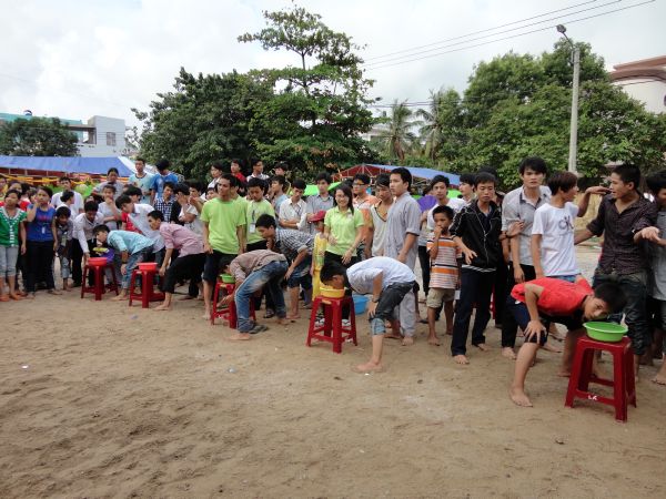 Vui Nhộn Các Trò Chơi Dân Gian Tại Khóa Tu Mùa Hè Bình Định