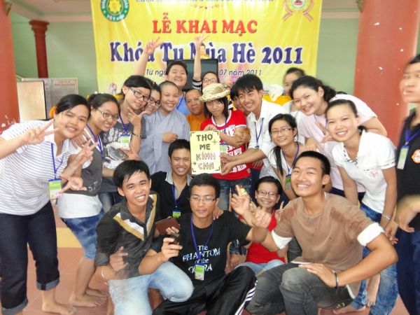 Vui Nhộn Các Trò Chơi Dân Gian Tại Khóa Tu Mùa Hè Bình Định