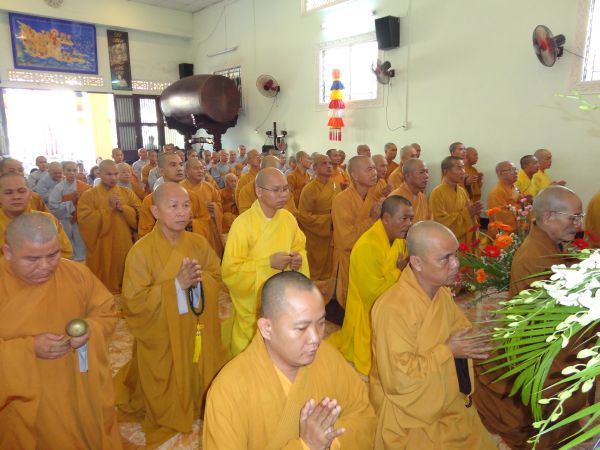 Hóc Môn: Đại lễ Vu lan cúng dường bá phạn bá tăng