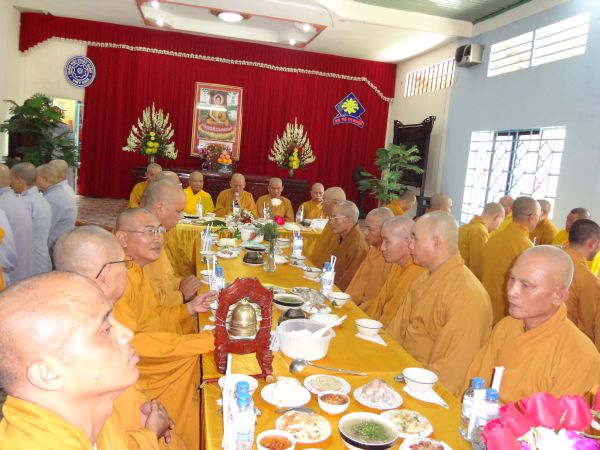 Hóc Môn: Đại lễ Vu lan cúng dường bá phạn bá tăng