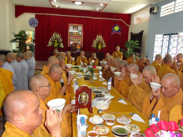 Hóc Môn: Đại lễ Vu lan cúng dường bá phạn bá tăng