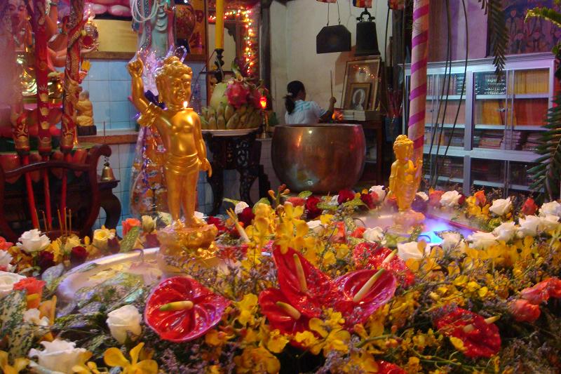 Bình Thuận: Lễ Tắm Phật được cử hành nghiêm trang tại Chùa Long Sơn – Phan Thiết